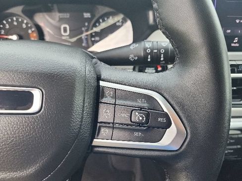 Used 2025 Jeep Compass Limited AWD/4WD image 36