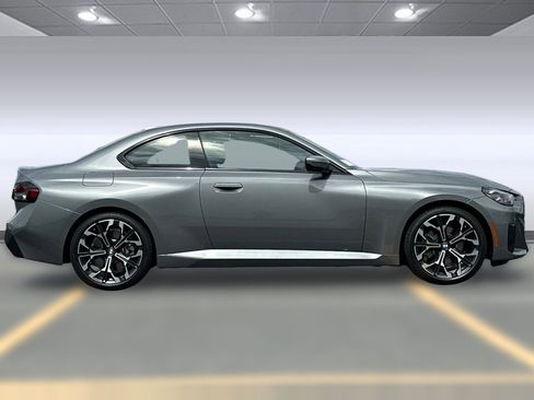 Used 2025 BMW 230i Coupe w/ Premium Package image 8