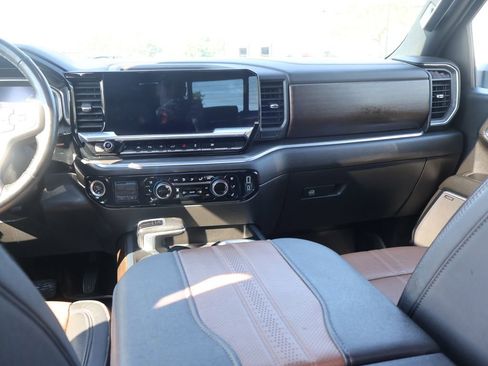 Used 2024 Chevrolet Silverado 1500 High Country w/ Max Trailering Package AWD/4WD image 38