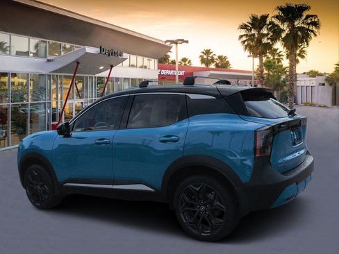 Used 2026 Nissan Kicks SR FWD image 5