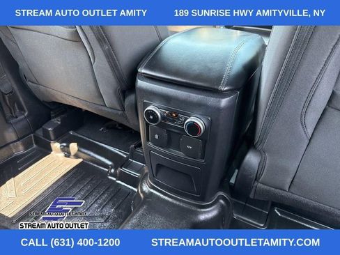 Used 2022 Ford Explorer XLT AWD/4WD image 24
