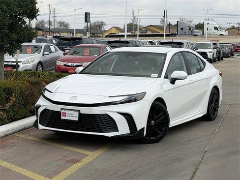 Certified 2025 Toyota Camry SE image 2