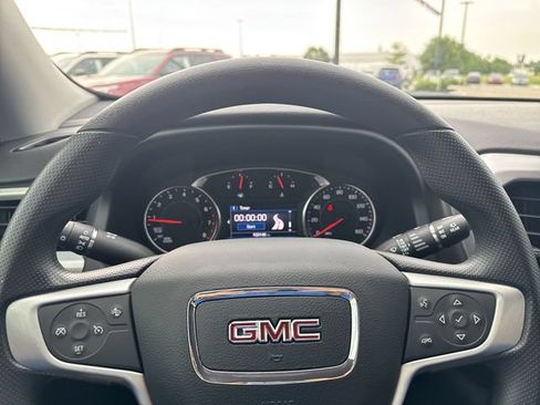 Used 2023 GMC Acadia SLE w/ Driver Convenience Package FWD image 19