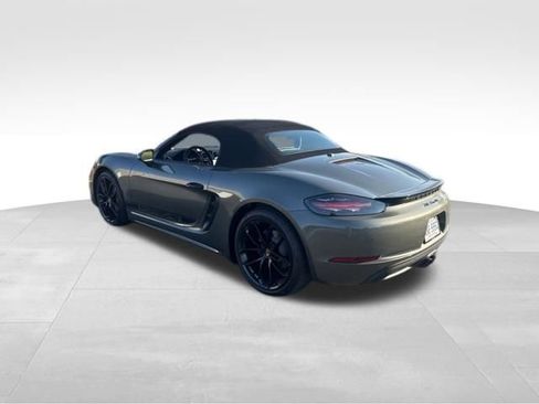 Used 2024 Porsche 718 Boxster RWD image 13