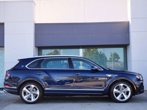 New 2025 Bentley Bentayga Extended Wheelbase image 5