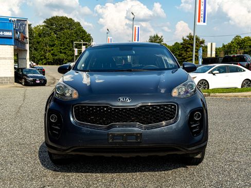 Used 2019 Kia Sportage LX image 2