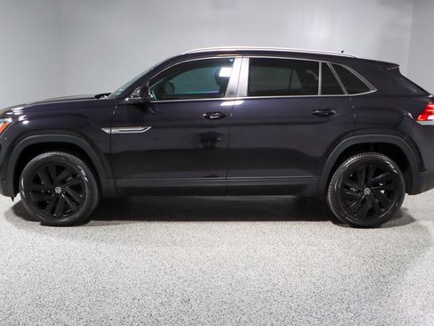 Used 2022 Volkswagen Atlas Cross Sport SE AWD/4WD image 10