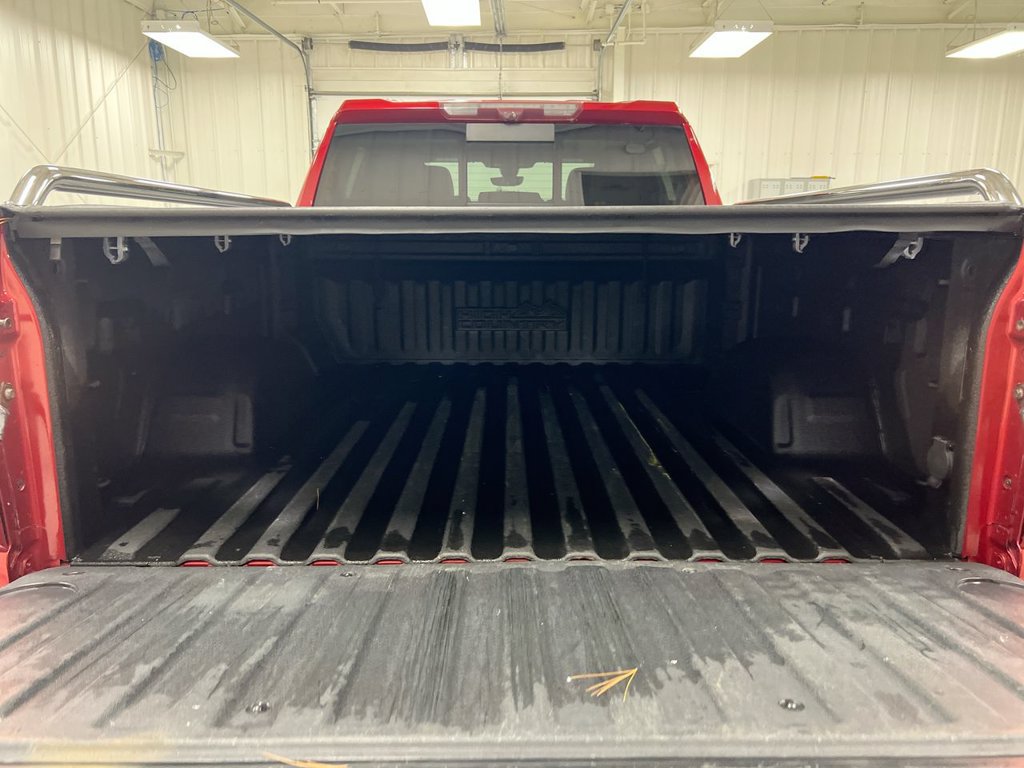 Used 2021 Chevrolet Silverado 1500 High Country w/ Technology Package AWD/4WD image 25