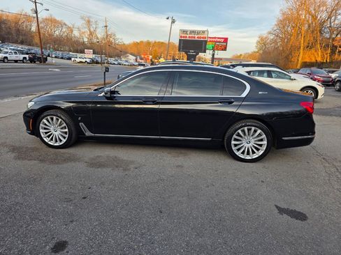 Used 2017 BMW 740e xDrive AWD/4WD image 8