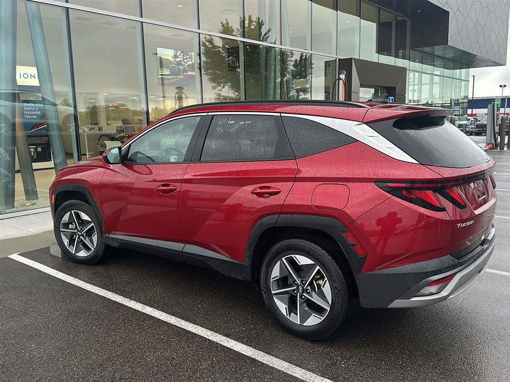 Certified 2025 Hyundai Tucson SEL AWD/4WD image 3
