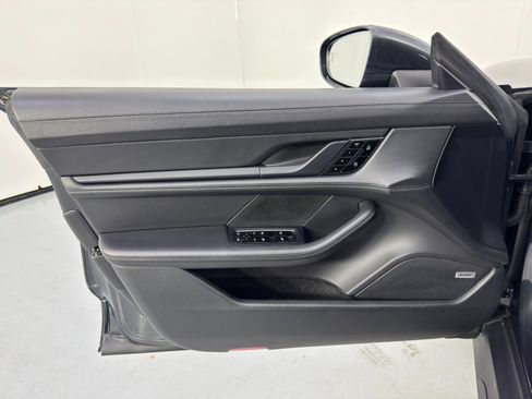 Used 2020 Porsche Taycan Turbo image 45