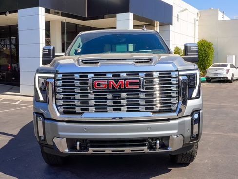 New 2026 GMC Sierra 2500 Denali w/ Denali Reserve Package AWD/4WD image 4
