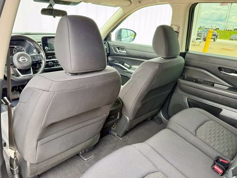 Used 2022 Nissan Pathfinder SV AWD/4WD image 14