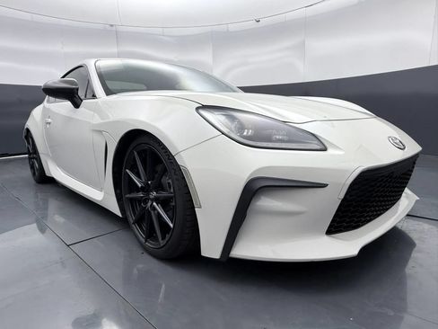 Used 2022 Toyota GR86 Premium w/ ALL Weather Mat Package (TMS) RWD image 1
