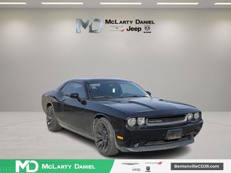 Used 2013 Dodge Challenger SXT video 1