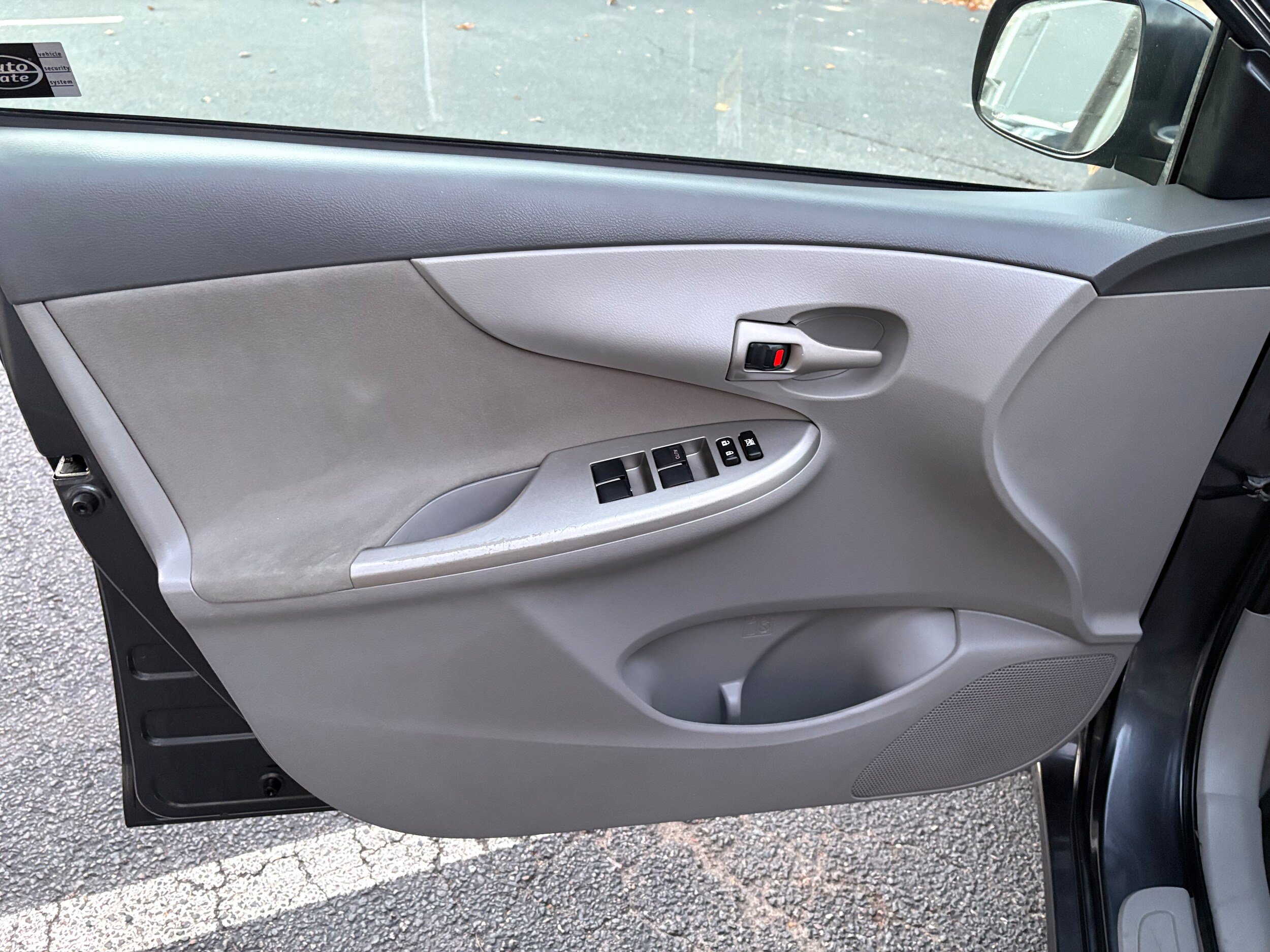 Used 2010 Toyota Corolla LE w/ All Weather Guard Pkg FWD image 11