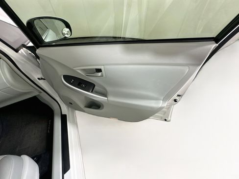 Used 2015 Toyota Prius Four FWD image 30
