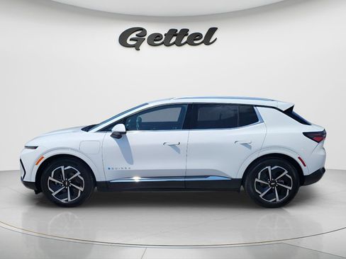 Certified 2025 Chevrolet Equinox EV LT FWD image 8