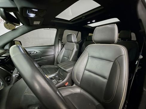 Used 2023 Chevrolet Traverse Premier image 24