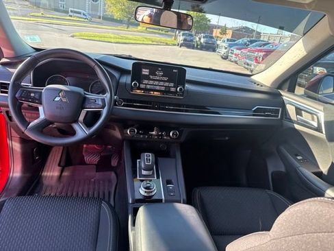 Used 2022 Mitsubishi Outlander ES FWD image 26