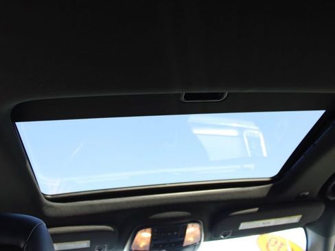 Used 2019 Jeep Grand Cherokee Limited image 28