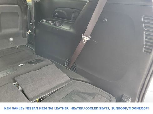 Used 2025 Chrysler Pacifica Limited image 46