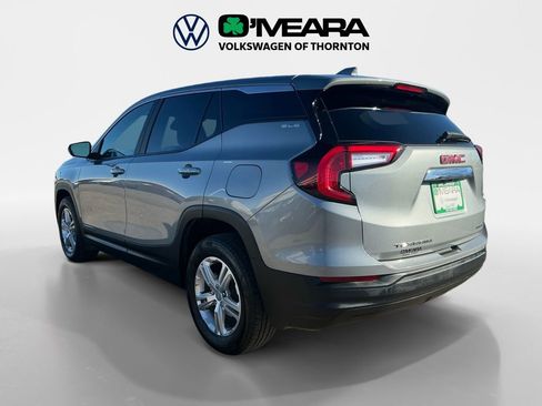 Used 2024 GMC Terrain SLE image 3