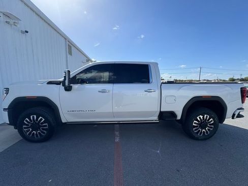 Used 2024 GMC Sierra 2500 Denali Ultimate AWD/4WD image 15