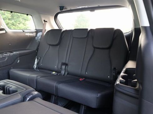 Certified 2025 Kia Carnival SX Prestige FWD image 31
