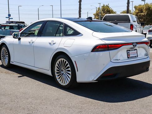 Used 2021 Toyota Mirai RWD image 9