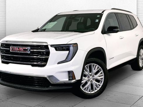 Used 2026 GMC Acadia Elevation w/ Elevation Premium Package FWD image 12