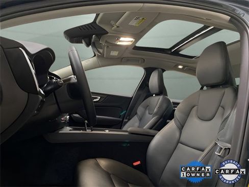 Used 2025 Volvo S60 B5 Core image 27