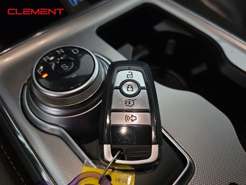 Used 2022 Ford Edge ST image 20