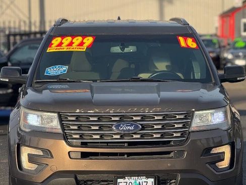 Used 2016 Ford Explorer XLT w/ Equipment Group 201A image 2
