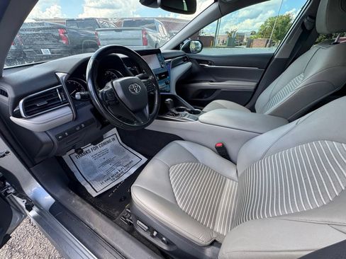 Used 2022 Toyota Camry SE w/ Convenience Package FWD image 10