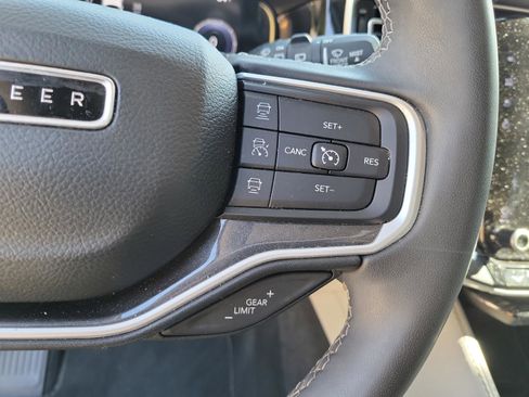 Used 2022 Jeep Wagoneer Series I w/ Convenience Group I AWD/4WD image 22