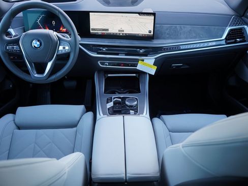 Used 2025 BMW X5 xDrive50e w/ Premium Package image 13
