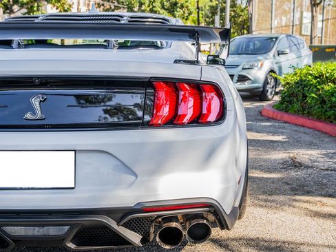 Used 2022 Ford Mustang Shelby GT500 w/ Carbon Fiber Track Pack image 47