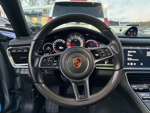 Used 2019 Porsche Panamera 4 image 22