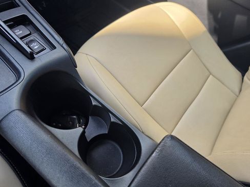 Used 2014 Lexus CT 200h FWD image 28