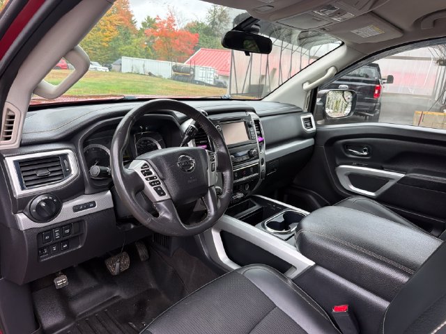 Used 2017 Nissan Titan PRO-4X AWD/4WD image 10
