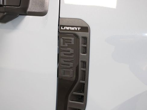 New 2026 Ford F250 Lariat w/ Black Appearance Package AWD/4WD image 11