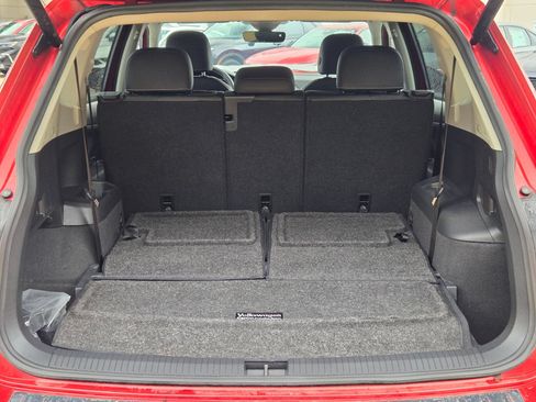 Used 2022 Volkswagen Tiguan SE FWD image 24