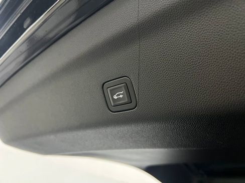 Used 2025 Chevrolet Suburban RST w/ Comfort Package image 31