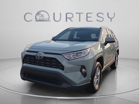 Used 2020 Toyota RAV4 XLE w/ Convenience Package AWD/4WD image 1