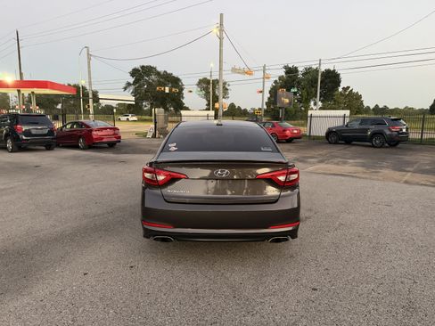 Used 2016 Hyundai Sonata Sport w/ Option Group 03 FWD image 6
