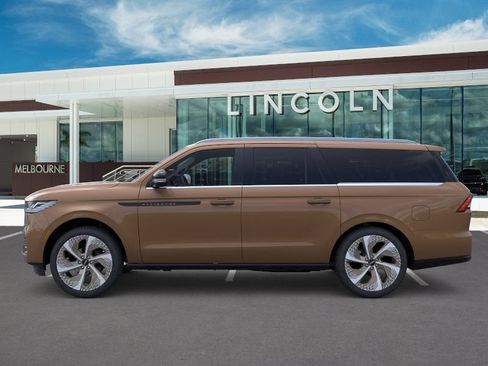 New 2026 Lincoln Navigator L Black Label AWD/4WD image 3