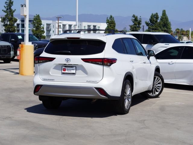 Used 2023 Toyota Highlander Platinum FWD image 8