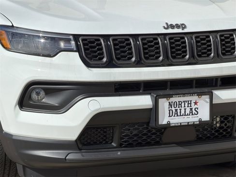 New 2026 Jeep Compass Latitude image 7