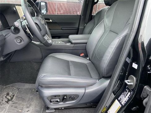 Used 2024 Lexus GX 550 image 20